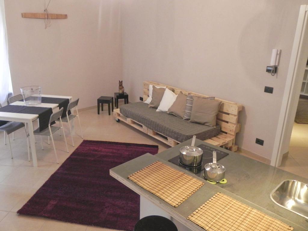 Apartamento La Casa Di Milly Alba  Habitación foto